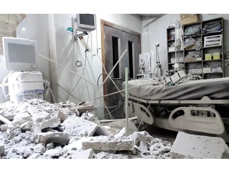 Invasione dell’Ucraina, parla Zelensky “Dall’inizio del conflitto i russi hanno distrutto centinaia di strutture sanitarie”