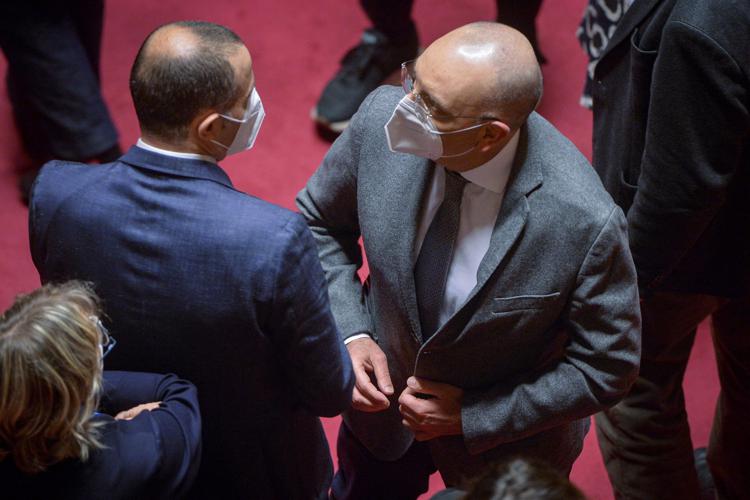 Vicenda di Vito Petrocelli: tutti i membri della Commissione Esteri del Senato si sono dimessi