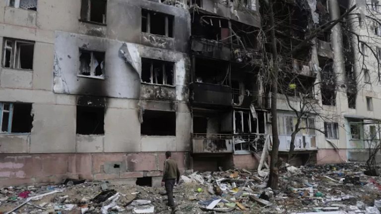 Guerra in Ucraina, il governatore di Luhansk: “Bombardata Severodonetsk, almeno 10 morti”
