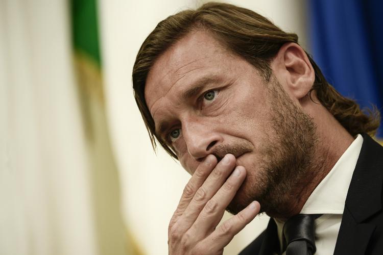 Calcio, parla l’ex capitano Totti: “Sarà a Tirana per la finale con il finale con il Feyenoord”