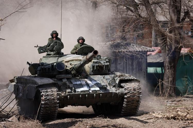 Guerra in Ucraina, i russi starebbero trasferendo personale ed equipaggiamento militare dalla Crimea alla regione di Zaporizhzhia