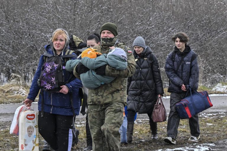 Guerra in Ucraina, sono 219 i bambini uccisi dalle bombe e altri 405 feriti