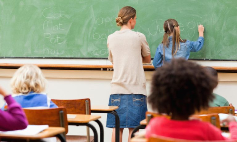 A scuola un professore su 4 è precario: in cinque anni si è raddoppiato il numero in Italia