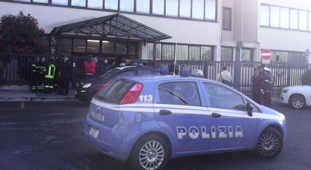 Velletri (Roma), “Niente abiti succinti e non consoni al decoro del tribunale”