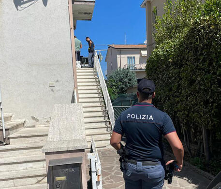 Rimini, uccide la compagna di 33 anni: la polizia arrestata un 47enne