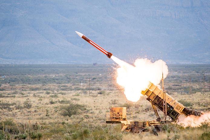 Guerra in Ucraina, Zelensky chiede alla Nato i sistemi anti-missile Patriot