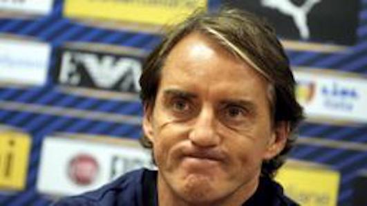 Calcio, il ct Mancini lancia l’allarme: “Italia ha problemi in attacco”