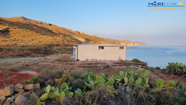 Agrigento: I Carabinieri hanno posto sotto sequestro una vasta area di Punta Bianca, al cui interno ricade un immobile abusivo