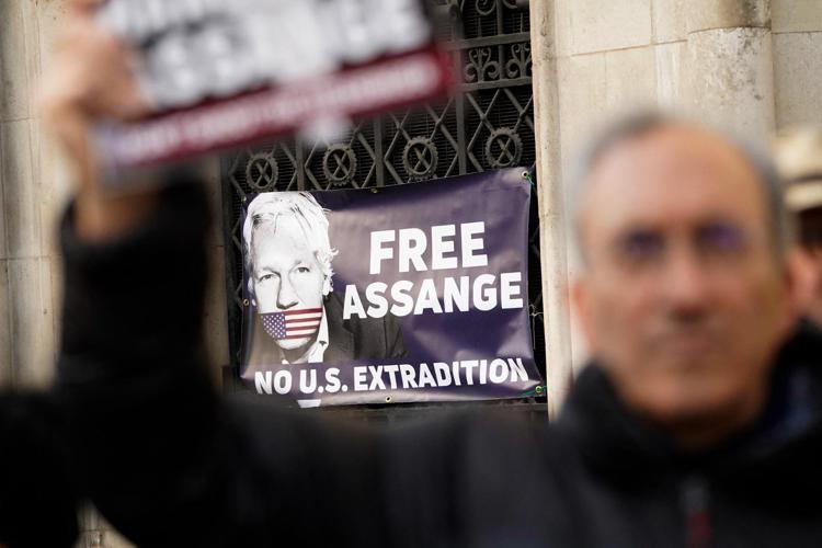Vicenda Wikileaks, sì della Gran Bretagna all’estradizione negli Usa di Julian Assange