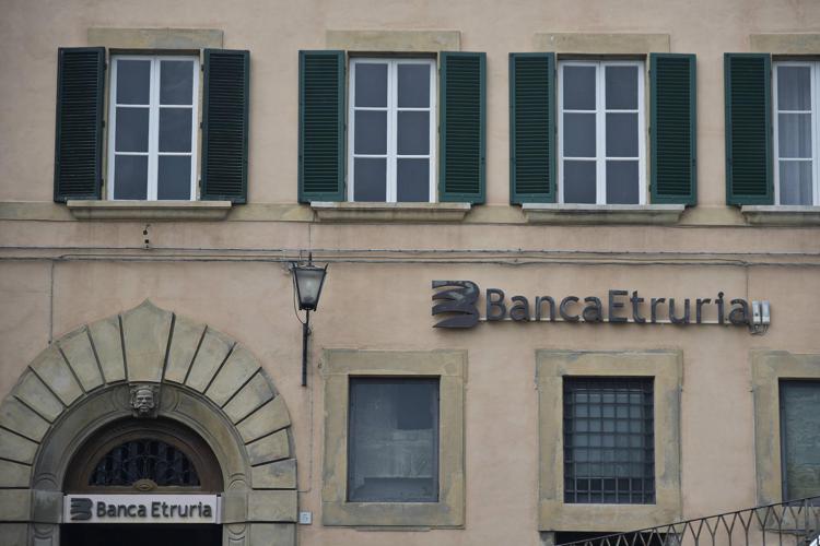 Arezzo: vicenda della Banca Etruria, assolti i 14 imputati tra cui il padre di Maria Elena Boschi