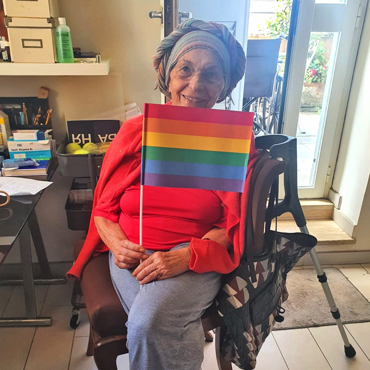 Oggi a Roma torna il gay pride, tra i presenti anche Emma Bonino