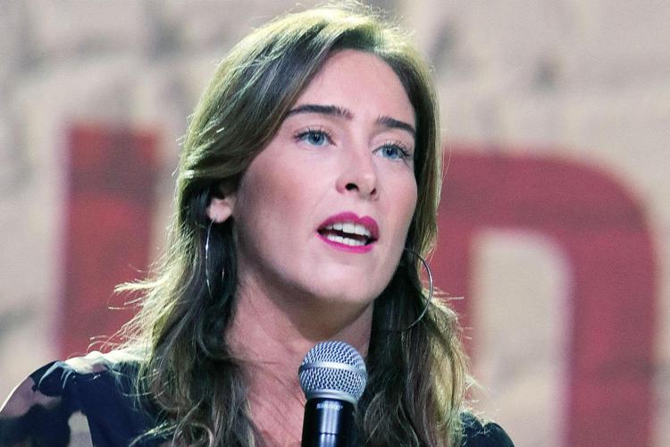 Vicenda Banca Etruria, lo sfogo di Maria Elena Boschi: “Ho pianto come una bambina, in ufficio, alla Camera. Ho sempre avuto la certezza che mio padre fosse innocente”