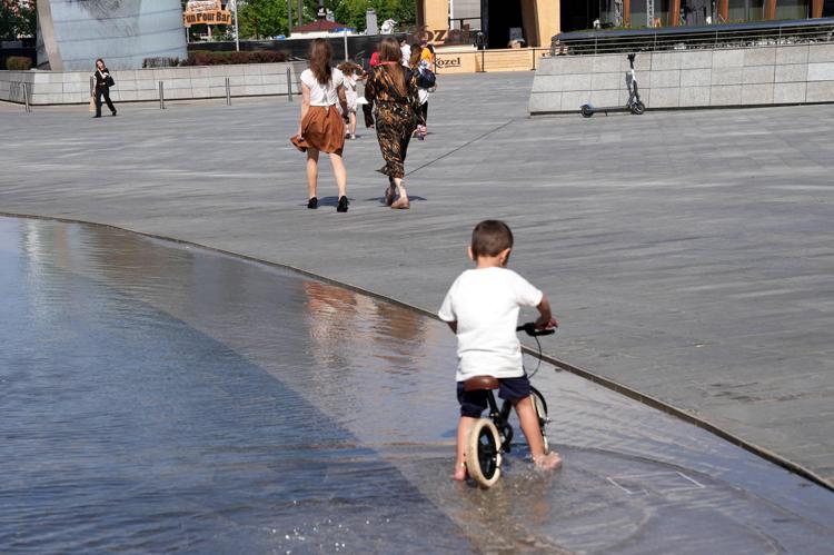 Caldo: allarme afa in Lombardia: da lunedì temperatura a 37 gradi