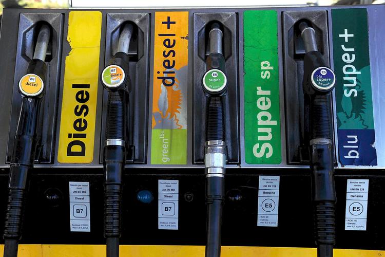 Carburanti, prezzi poco mossi per la benzina e il diesel