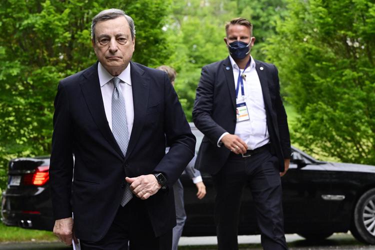 Governo, Draghi parla con Conte: “Ci siamo chiariti, l’esecutivo non è a rischio”