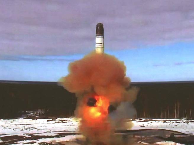 Russia, iniziata la produzione del missile intercontinentale Sarmat