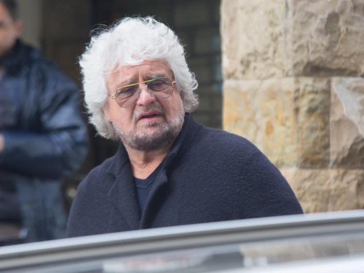 M5S, Beppe Grillo rassicura: “Restiamo al governo”