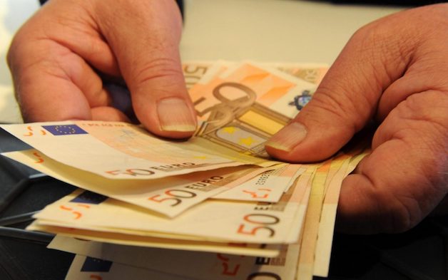 Ciampino (Roma), fermato un passeggero libanese con 140mila euro in contante non dichiarato