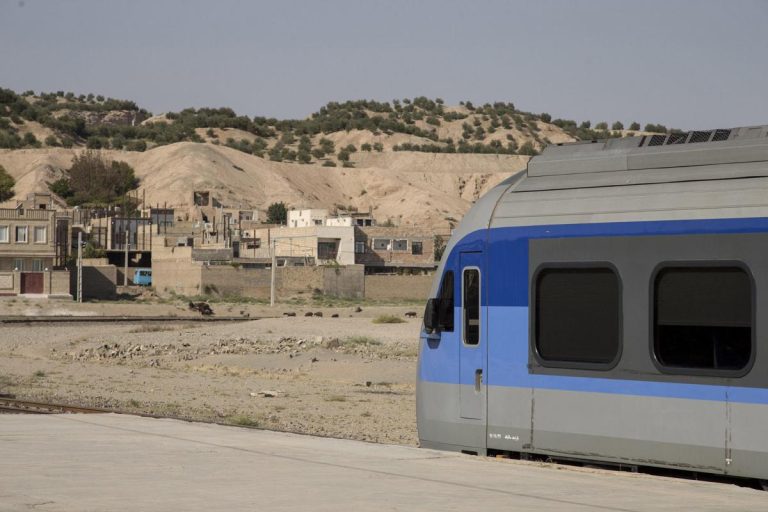 Iran, deraglia un treno della linea Tabas-Yazd: 13 morti e 50 feriti