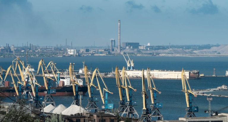 La Russia ha quasi terminato lo sminamento dei porti di Berdyansk e Mariupol