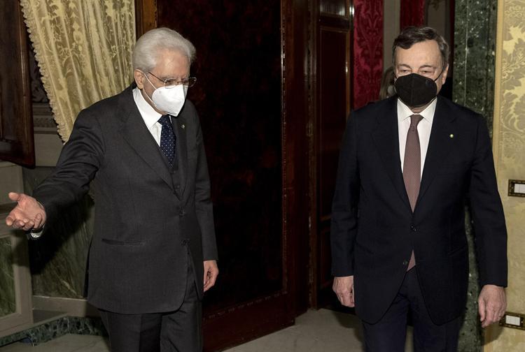 Governo, un’ora di colloquio tra il premier Draghi e il presidente Mattarella al Quirinale