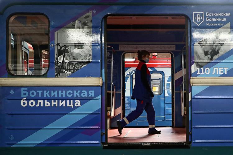 Il possibile default della Russia: riduzione del Pil superiore al 10% e calo degli investimenti oltre il 20%