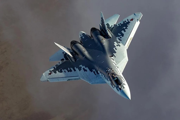 Guerra in Ucraina, la Russia impiega anche il caccia di quinta generazione Sukhoi Su-57