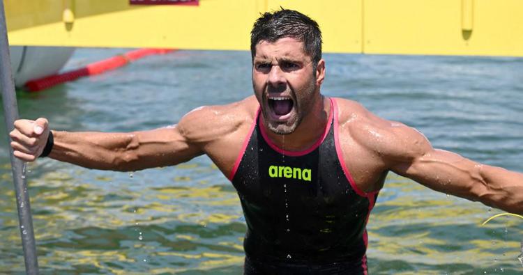 Dario Verani ha vinto la medaglia d’oro nella 25 km in acque libere ai Mondiali di nuoto di Budapest 2022