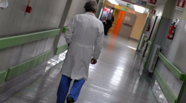 Montenero di Bisaccia (Campobasso), è morto dopo oltre 10 giorni di agonia il 13enne rimasto folgorato da un lampione