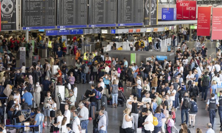 Allarme di Assoturismo: L’Italia rischia di perdere 1,2 milioni di passeggeri e 800 milioni di euro