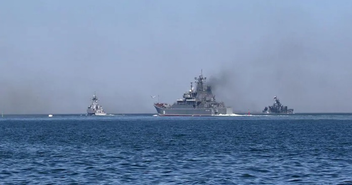Guerra in Ucraina, la Russia rafforza la flotta sul Mar Nero: tre navi con 30 missili pronti al lancio
