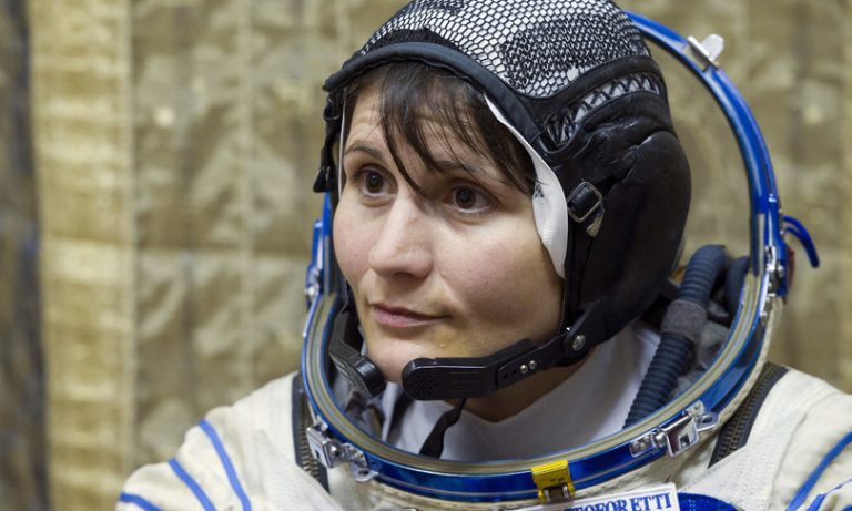 Domani passeggiata spaziale per l’astronauta dell’Esa Samantha Cristoforetti