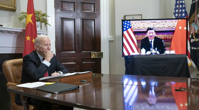 Cina-Usa: due ore serrate di colloquio telefonico tra Biden e Xi Jinping. Il risultato è un nulla di fatto
