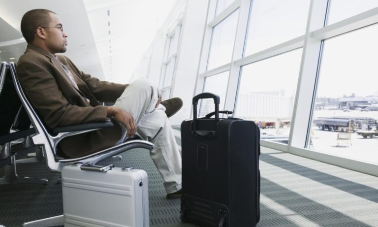 Si preannuncia un mese di agosto caotico nel settore dei trasporti: cancellati oltre 25mila voli