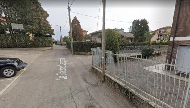 Cadorago (Como), la gelosia è il movente della morte di una donna di 33 anni uccisa a coltellate nella sua casa