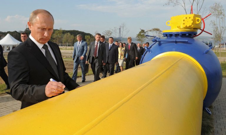 Gas, la “controffensiva” di Putin sulle compagnie energetiche straniere