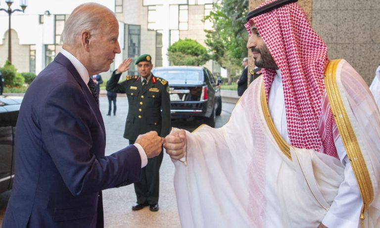 Arabia Saudita, faccia a faccia tra il presidente Biden e il principe Mohammed Bin Salman