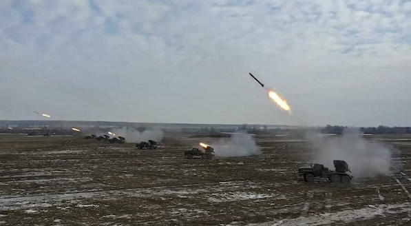 Guerra in Ucraina, Kiev accusa: “Oltre 20 i missili lanciati dalla Bielorussia”