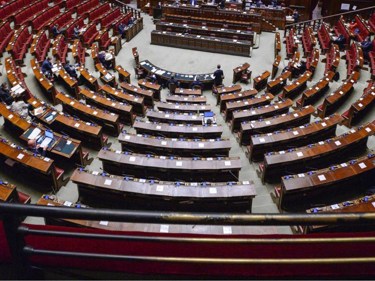 Camera: approvato la proroga del blocco dell’adeguamento dell’indennità parlamentare