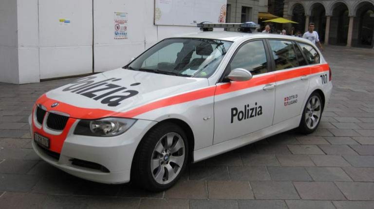 Cantello (Varese), ha ucciso il compagno della ex, poi ha raggiunto la donna ferendola gravemente. Poi un 51enne si è suicidato