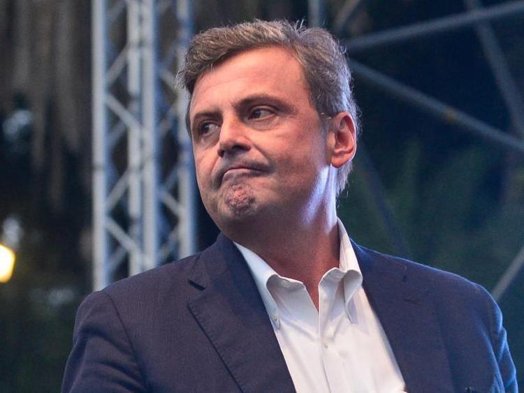 Elezioni 2022, Carlo Calenda attacca il centro destra: “Cambiare il Pnrr? Una ridicolaggine”