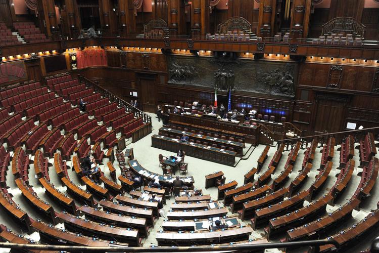 Decreto Aiuti: Il governo ha ottenuto la fiducia alla Camera con 410 voti a favore, 49 contrari e una sola astensione
