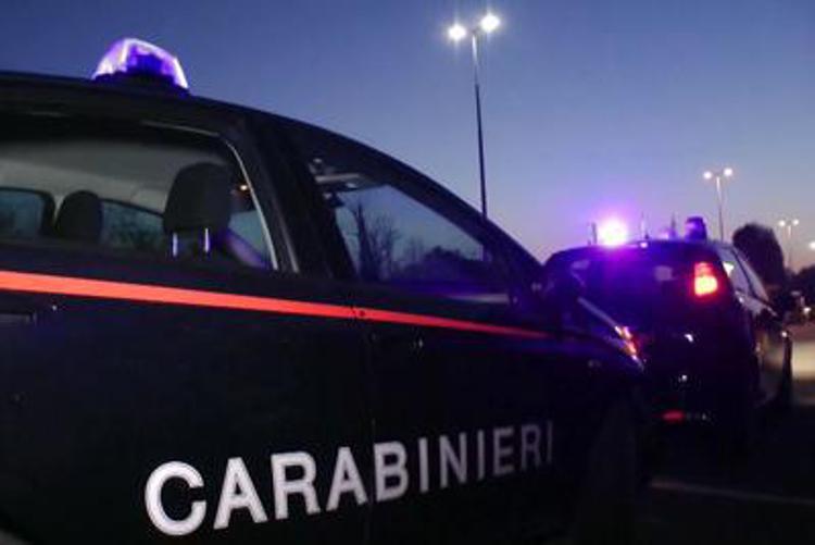 Roma, 24enne arrestato ad Ardea per possesso di armi e stupefacenti