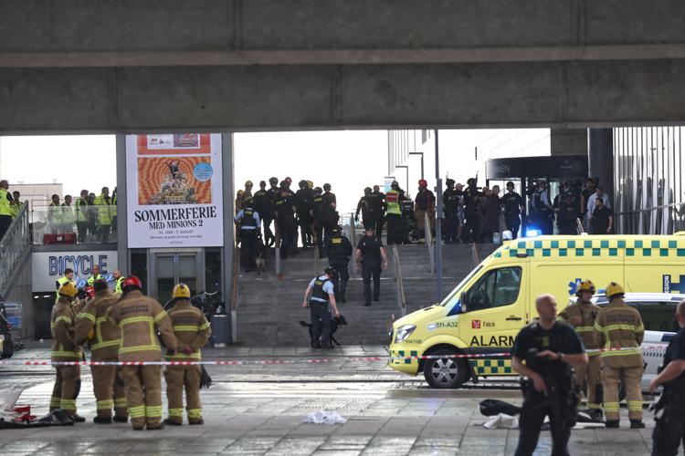 Copenaghen: solo saliti a tre i morti nella sparatoria in un centro commerciale