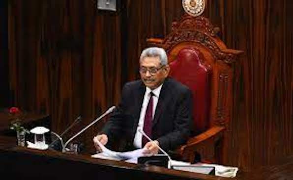 Sri Lanka nel caos: il presidente Rajapaksa è fuggito nelle Maldive