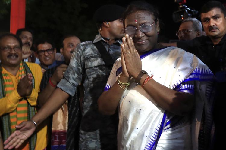 Drupadi Murmu, 64 anni,  è stata eletta presidente dell’India