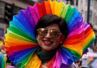 Milano, grande successo per il Pride: “Nessunə di noi è liberə finché non siamo tuttə liberə”