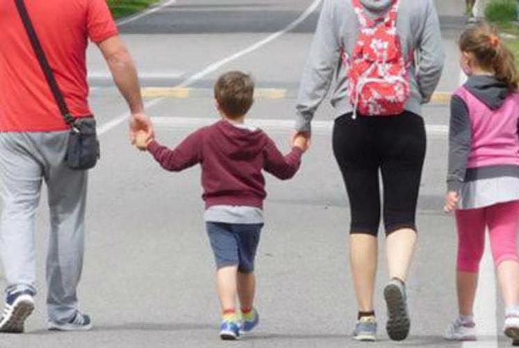 Con l’inflazione all’8 per cento (ai massimi dal 1986), stangata di 3mila euro all’anno per le famiglie