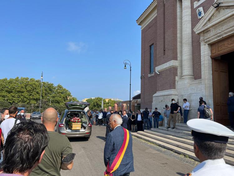 Ostia, svolti i funerali del linguista Luca Serianni