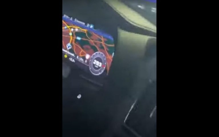 Roma, a bordo di un’Audi R8 si schianta sul Gra a quasi 300 km/h: muore un 22enne